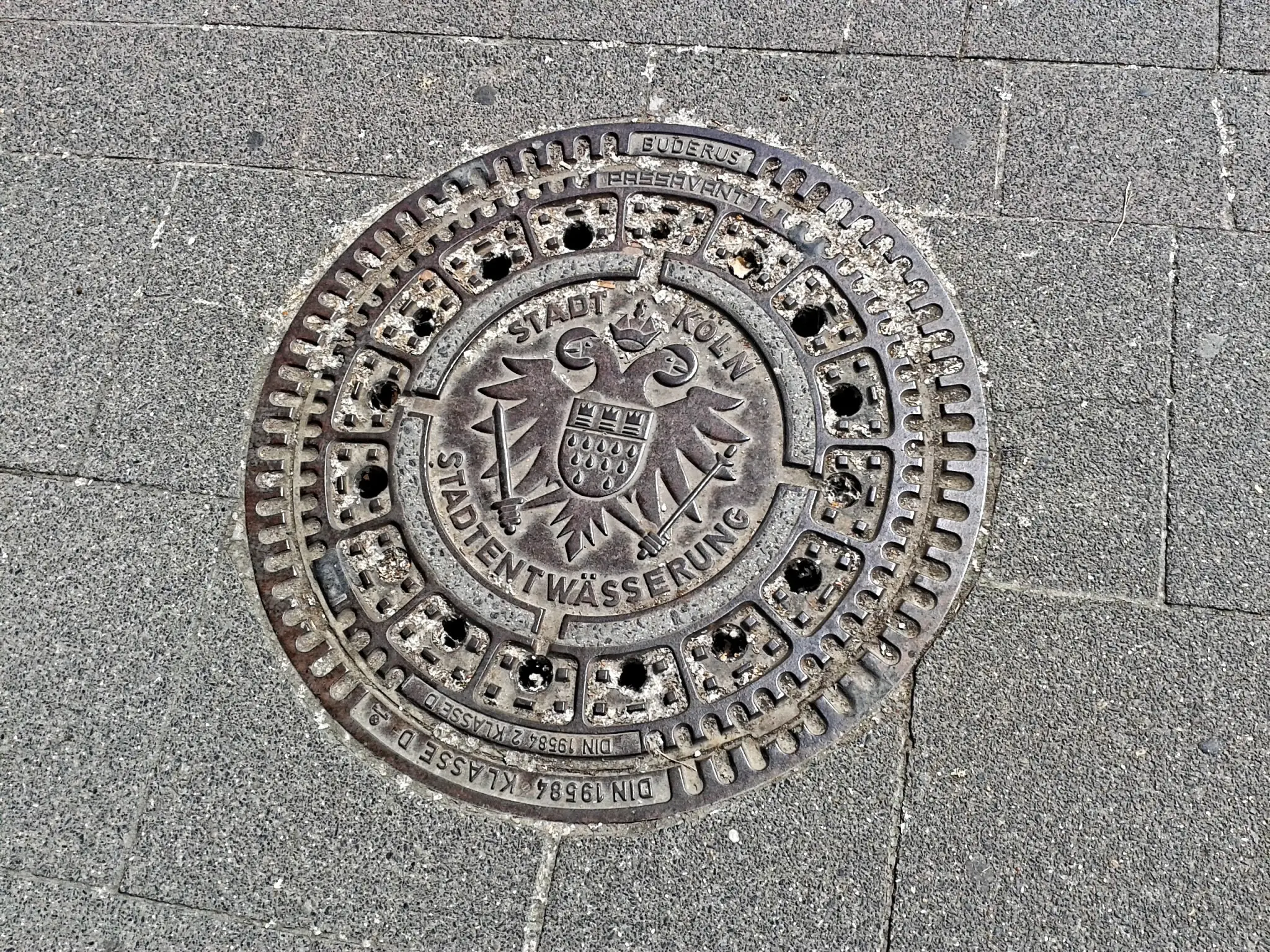 gullideckel-166036 images-img-vorschau-polizei